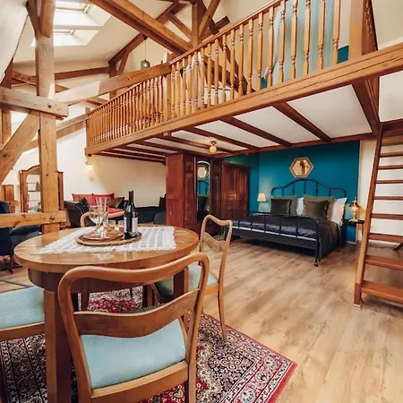 Apartmán Magnificent Historical Penthouse In The Heart Of