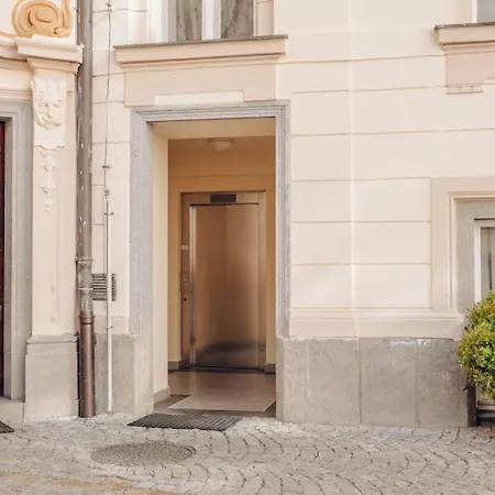 Magnificent Historical Penthouse In The Heart Of * Praha
