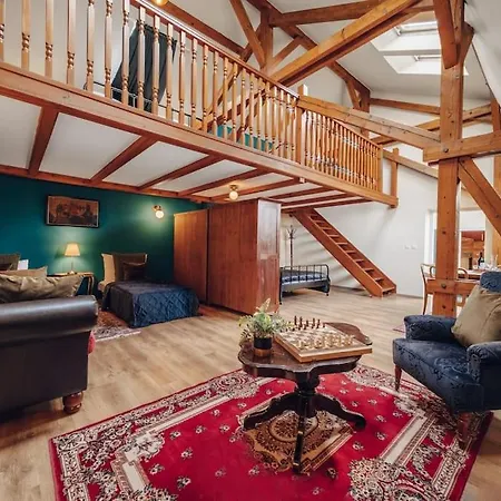 Magnificent Historical Penthouse In The Heart Of Apartmán