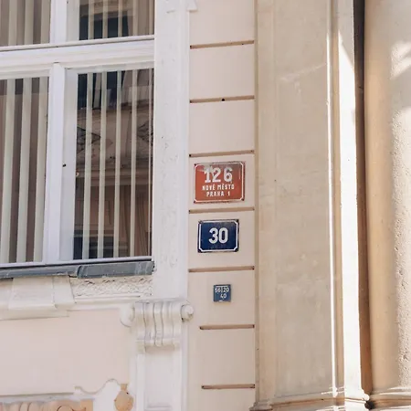 Апартаменты Magnificent Historical Penthouse In The Heart Of Прага