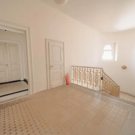 Magnificent Historical Penthouse In The Heart Of Апартаменты Прага