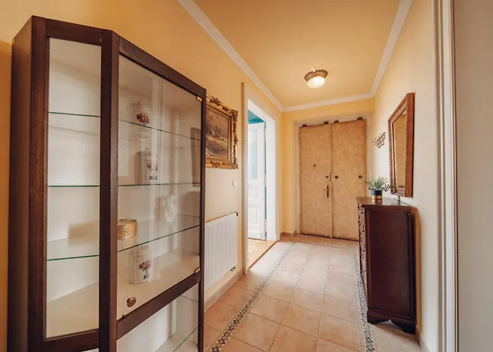 Magnificent Historical Penthouse In The Heart Of Apartmán *