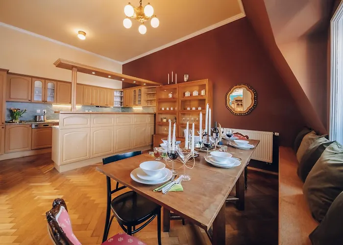 Magnificent Historical Penthouse In The Heart Of Apartmán *